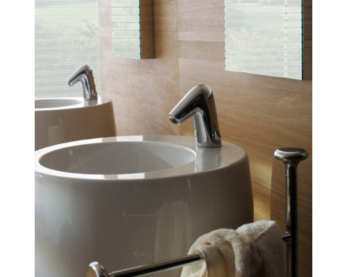 Раковина напольная Laufen Il Bagno Alessi One 53х53х90 см 1 отверстие LLC белый 8.1197.2.400.104.1